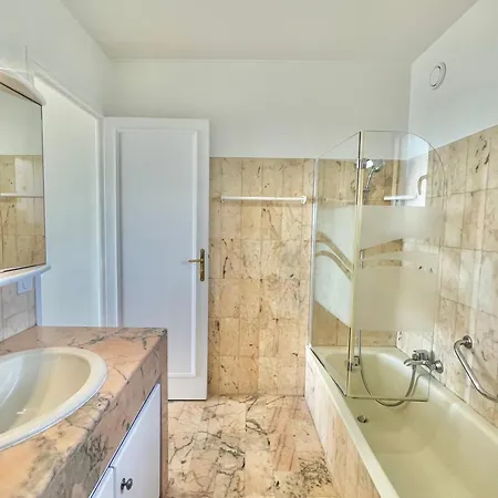 Vezelay, By Welcome To Apartment Cannes